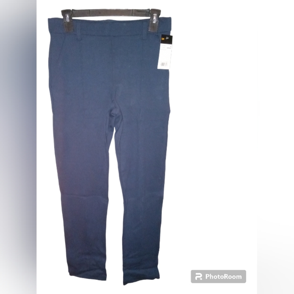 📍2 for $20 Woman's Lee Pants Size 6 Medium
